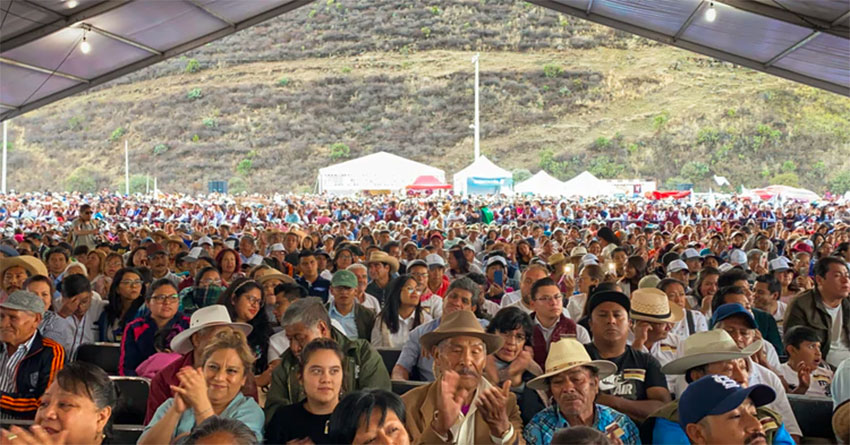 The president's audience in Milpa Alta on Sunday.