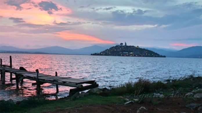 The lake can be saved, says mayor of Pátzcuaro.
