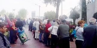 Seniors line up in Naucalpan.