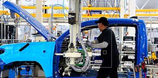 A Tacoma on the assembly line in Apaseo El Grande.
