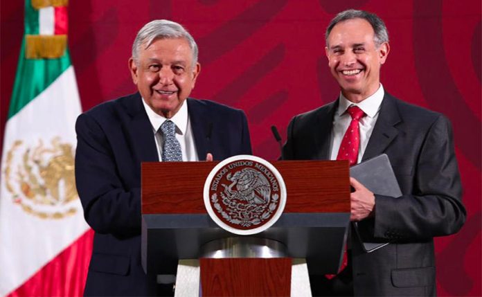 AMLO not a 'force of contagion,' says deputy minister, right.