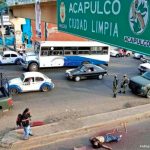 A murder scene in Acapulco: people are numb to it.