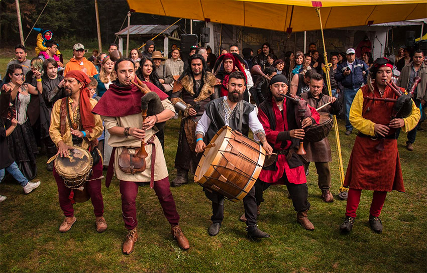 Kronos Cantus is a band that specializes in the medieval version of the bagpipes.