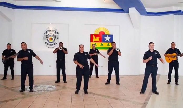 The mariachi-singing police in Quintana Roo.