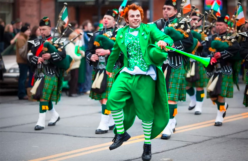 A previous edition of Mexico City's St. Patrick's Day parade.