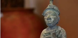 The sculpture presented by Mexico to Nigeria.