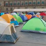 Chiapas teachers set up tents outside the National Palace.