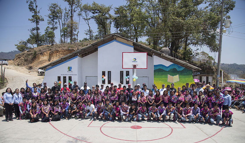 An Escalera-built school in Zinacantán.