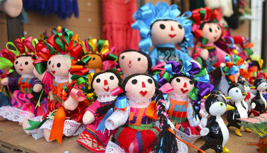 The María dolls originated in Mexico City in the 1970s.