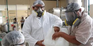 Antibacterial gel production at the university in Yucatán.