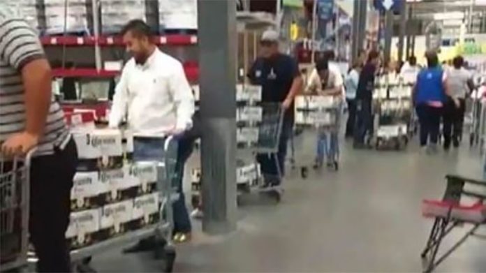 Consumers stock up in Nuevo León.
