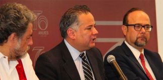 Nieto, center, argued for aid for unemployed.