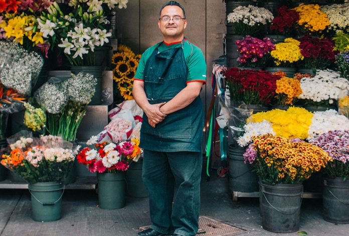 This Mexico City flower vendor was getting desperate when a volunteer turned up with a bag of food supplies