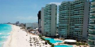 Cancún's empty beaches will remain that way for now.