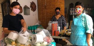 Volunteers prepare despensas in Marfil, Guanajuato.