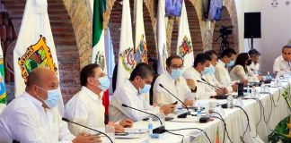 Seven governors met Friday in Colima, where they rejected the federal stoplight system.