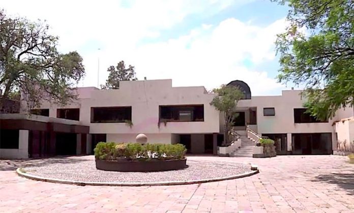 The drug lord's mansion in the Jardines de Pedregal neighborhood of Mexico City.