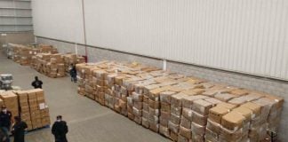 The México state warehouse in which hundreds of boxes of face masks were found.