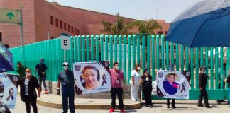 Hospital workers protest in Texcoco.