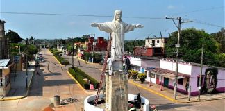 The new statue in Socunusco.