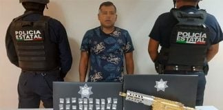 El Yori and his gold-encrusted weapon.