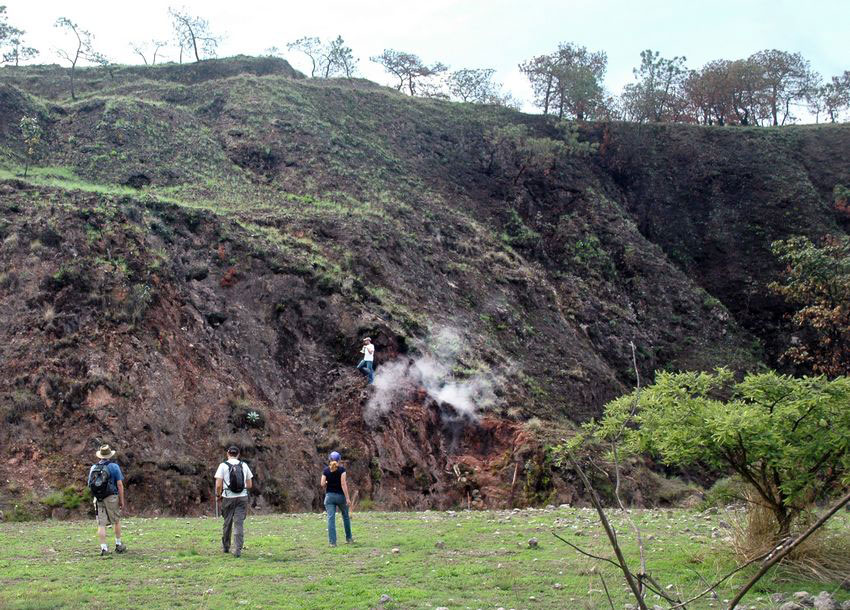 Fumarole located just north of the Cerritos Colorados camp.