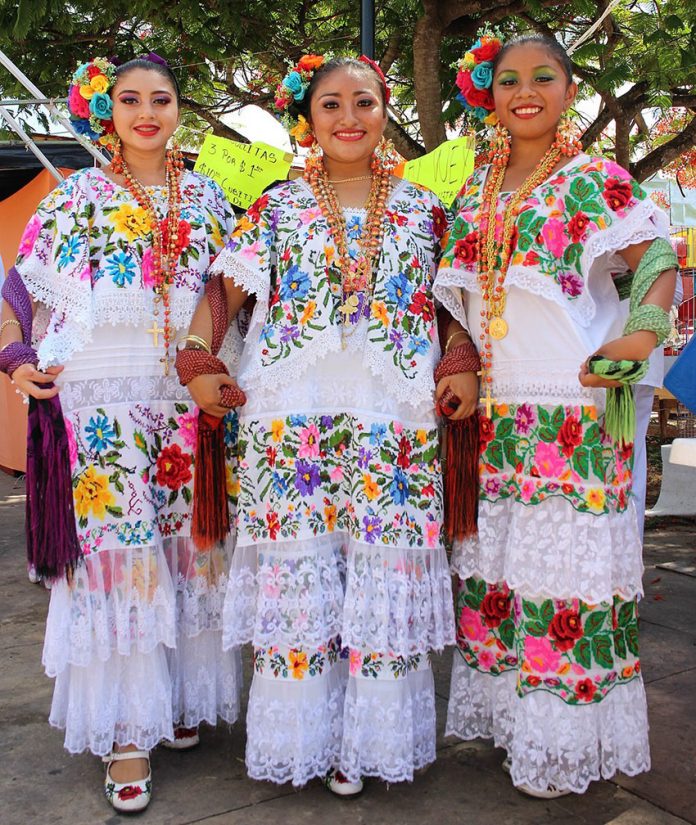 The three-part hipil, a variation found on the Yucatán Peninsula.