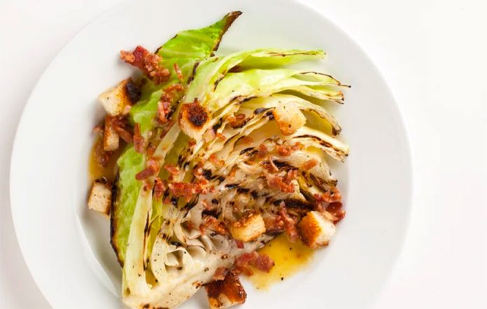 Grilled cabbage with bacon is simple but delicious.