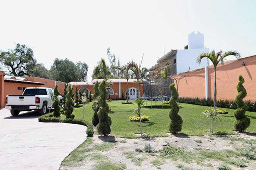 A mansion allegedly owned by the leader of the Santa Rosa de Lima Cartel, which may have lost its territorial battle with the CJNG.
