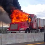 One of the vehicles set on fire to create blockades in Guanajuato.