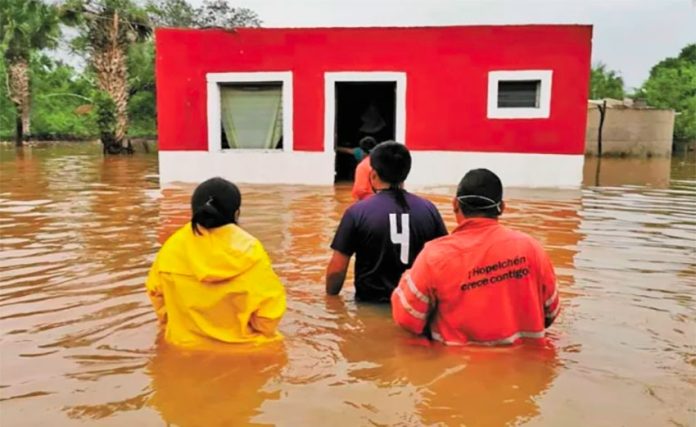 Flooding in Campeche has forced 138 people to flee their homes.