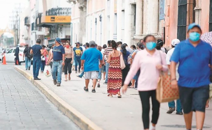 People were out and about in Mérida on Monday.