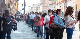 Getting chummy again in Michoacán.