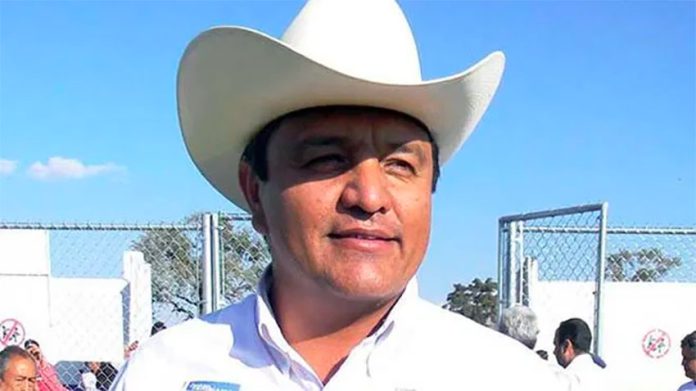 Negrete posted a letter on Facebook to the leader of the Santa Rosa de Lima Cartel.