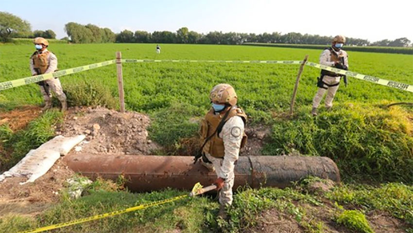 National Guardsmen at a pipeline in Hidalgo.