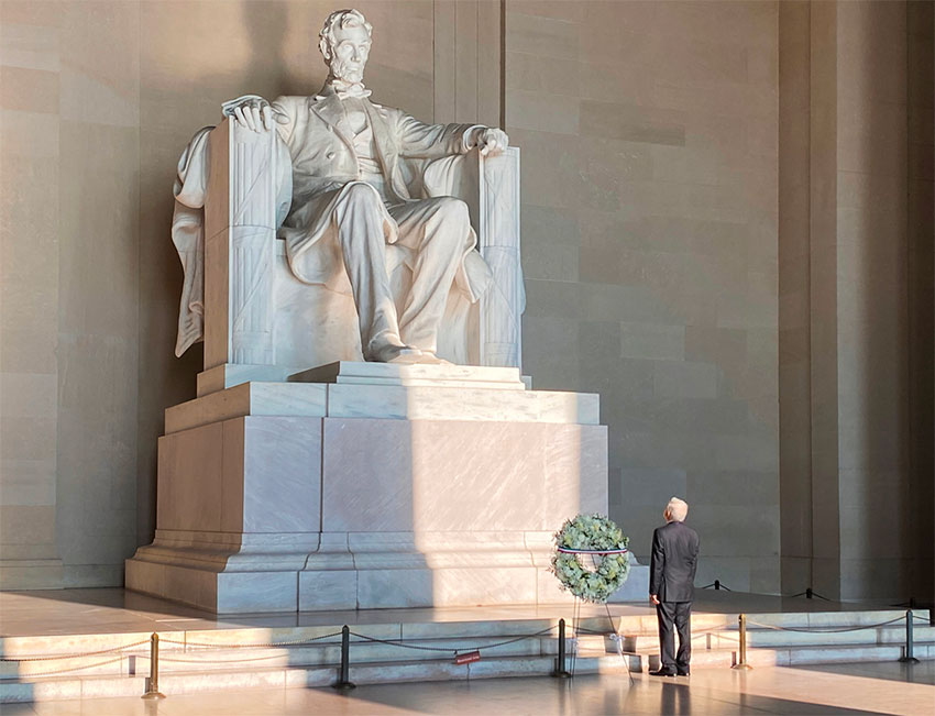 López Obrador at the Lincoln Memorial on Wednesday.