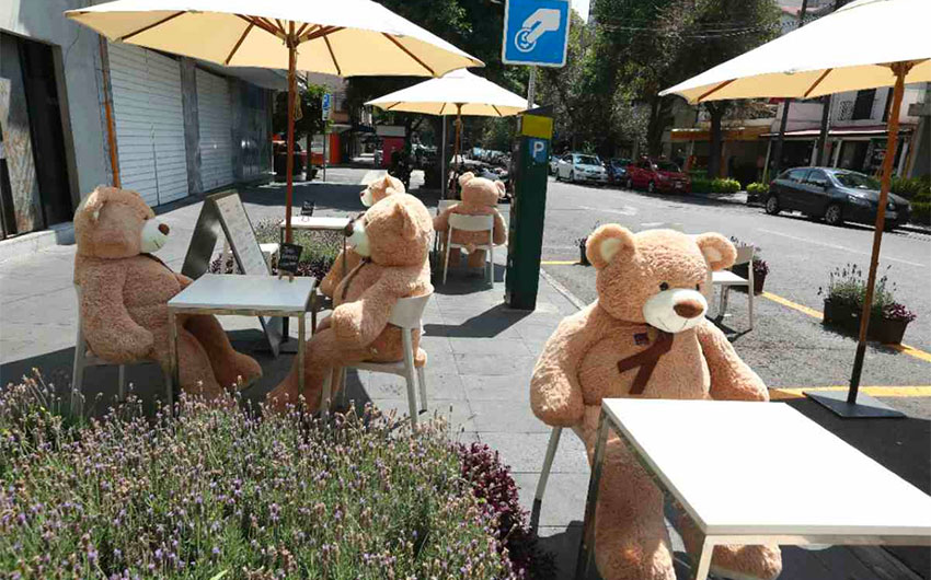 Jaso Bakery's bears are a popular attraction.