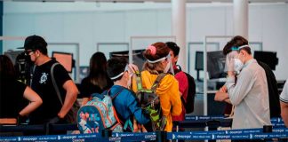 Travelers arriving in Cancún.
