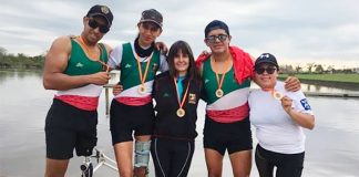 Ramírez, left, and fellow rowing competitors.