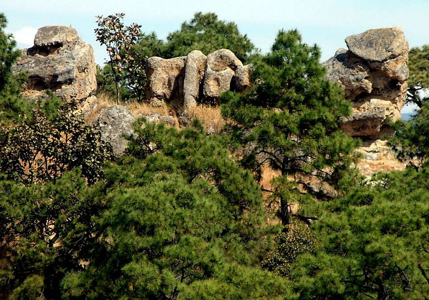 Bizarre rock shapes are found everywhere at Villa Felicidad.