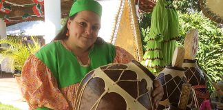 Libby Townsend in her Rarámuri clothing.