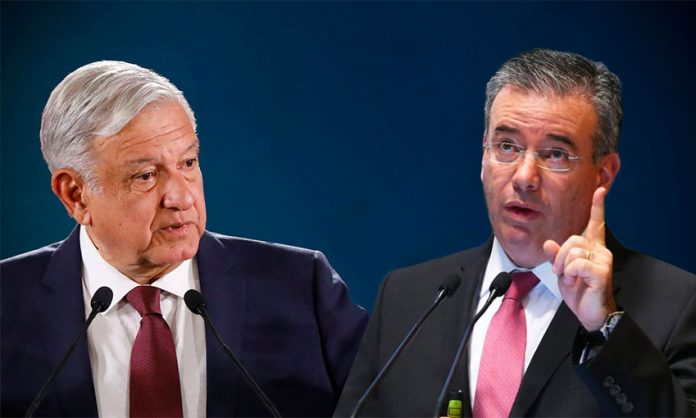 The president insinuated that Díaz, right, approved a suspicious loan to Pemex.