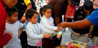 kids buying junk food