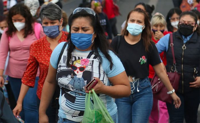 mexicans wear face masks