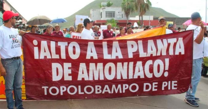 Protesters demand a halt to Sinaloa fertilizer plant.