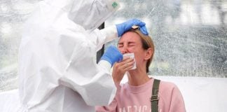 A health worker applies a Covid-19 test in Cuauhtémoc, Mexico City.