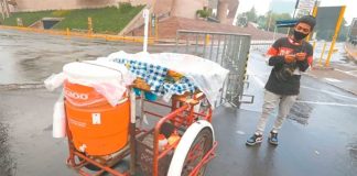 A tricycle vendor in Mexico City.