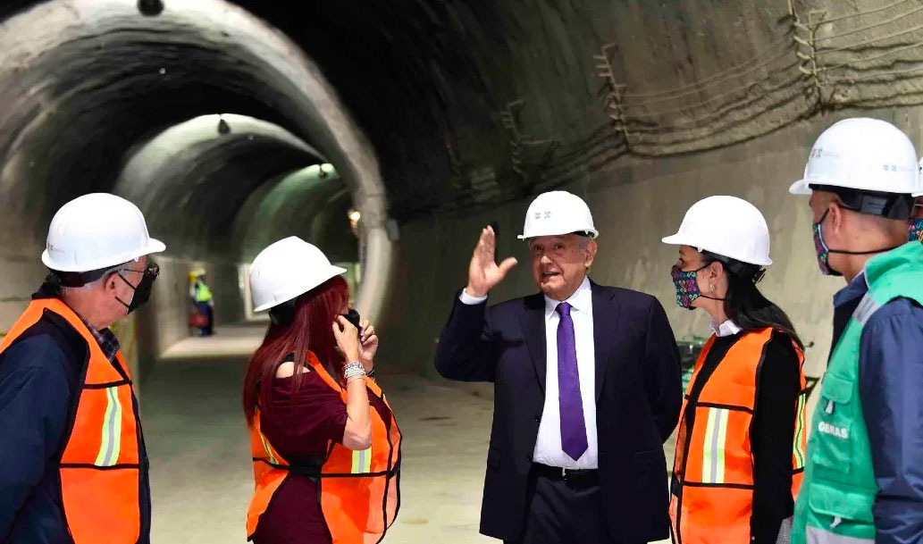 The president inspects progress of work on the Mexico City Metro on Sunday.
