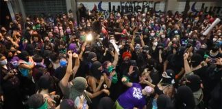 Monday's 'anti-grita' at Human Rights Commission headquarters.