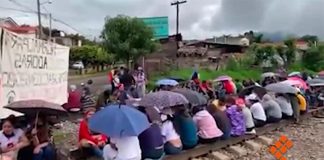 A railway blockade in Michoacán.